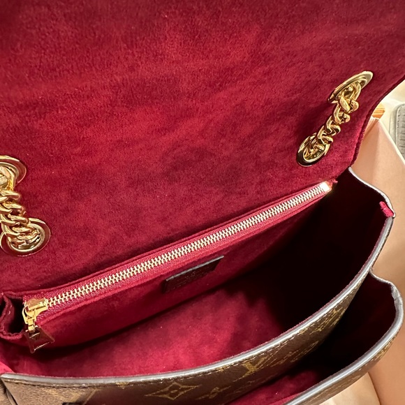 Authentic Louis Vuitton Passy - Picture 13 of 16